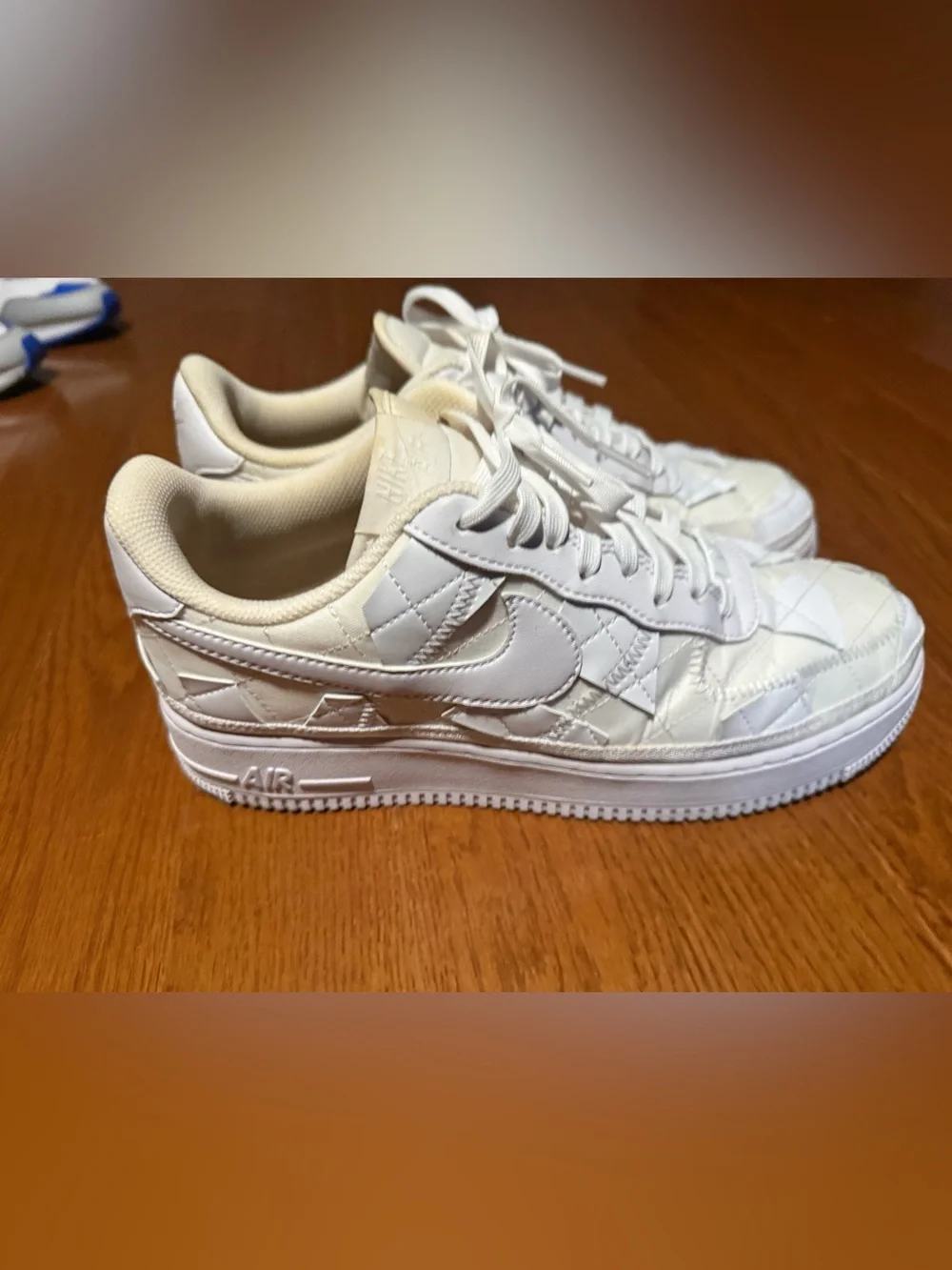 Nike men’s White Quilted Low-Top Sneakers